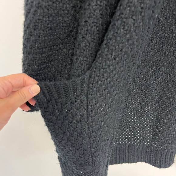 hinge designed in seattle cardigan - Picture 2 of 5